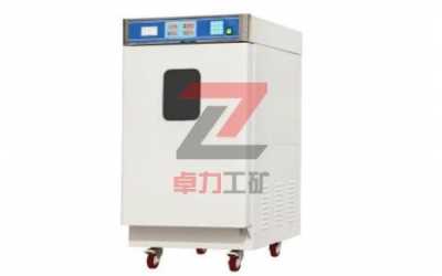 �h����������